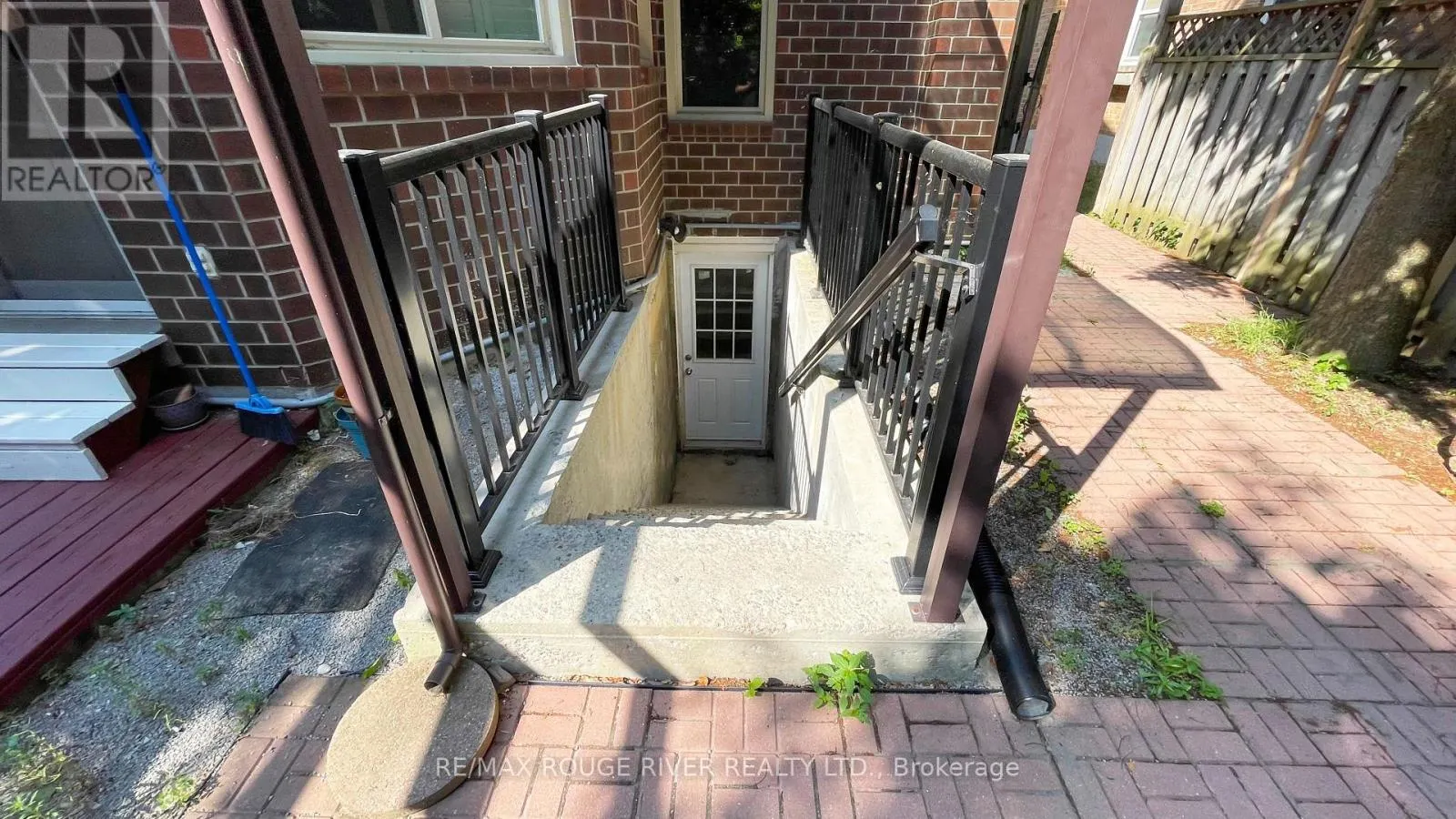 BSMT - 1101 WINDGROVE SQUARE