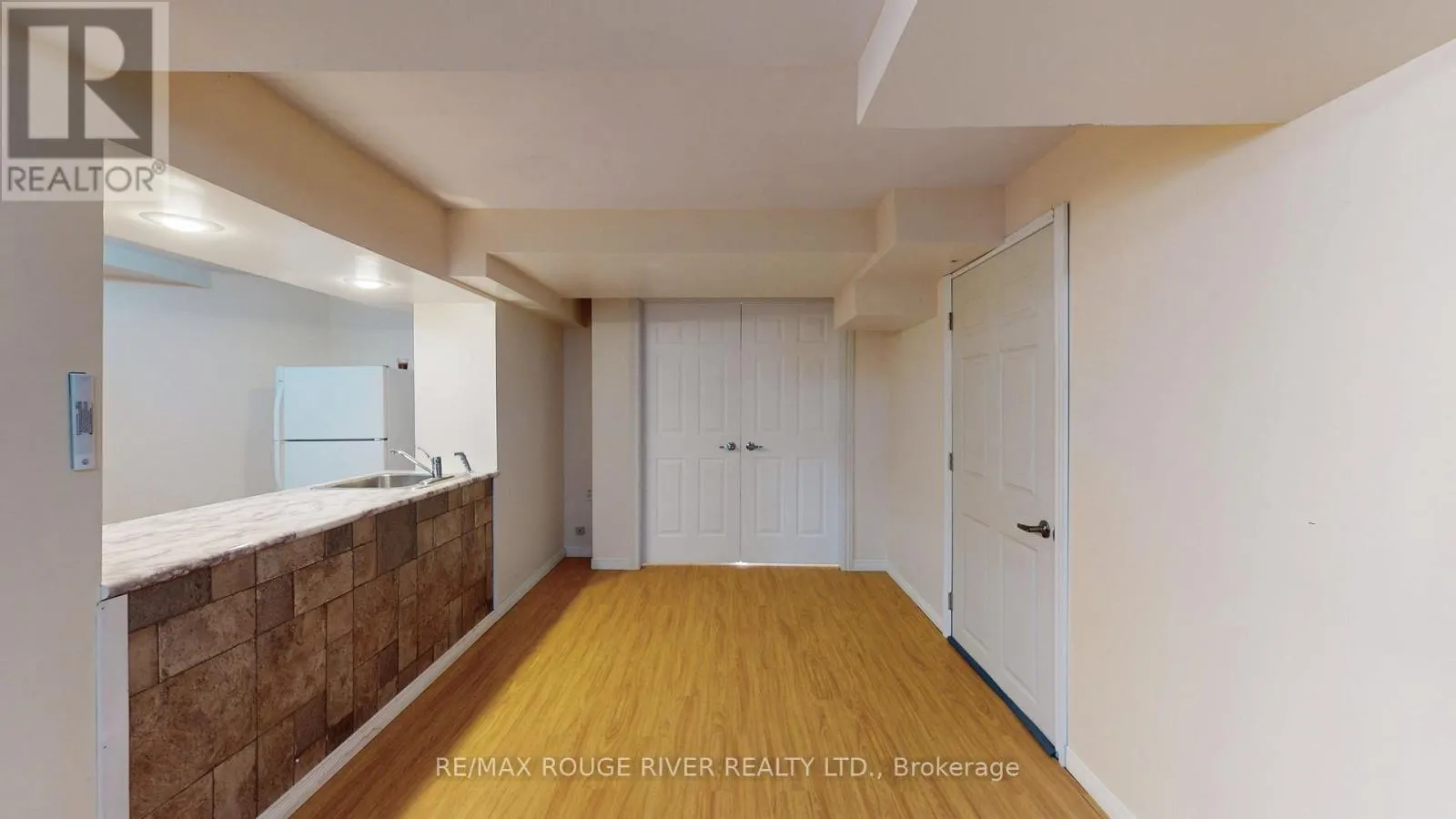 BSMT - 1101 WINDGROVE SQUARE