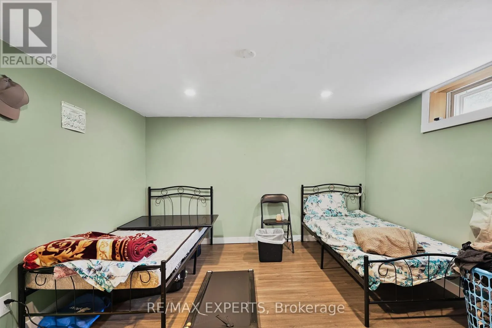 17 BRINLOOR BOULEVARD
