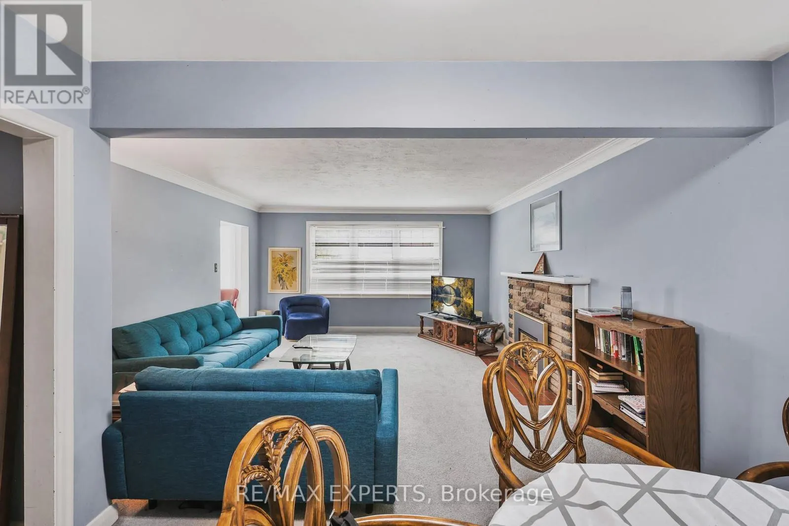 17 BRINLOOR BOULEVARD