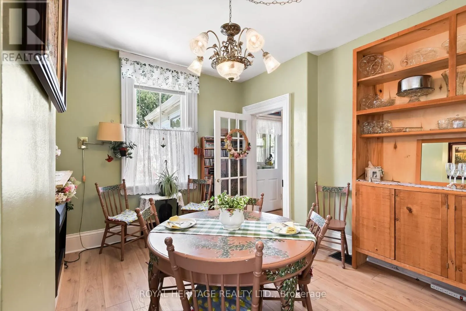 115 ELGIN STREET