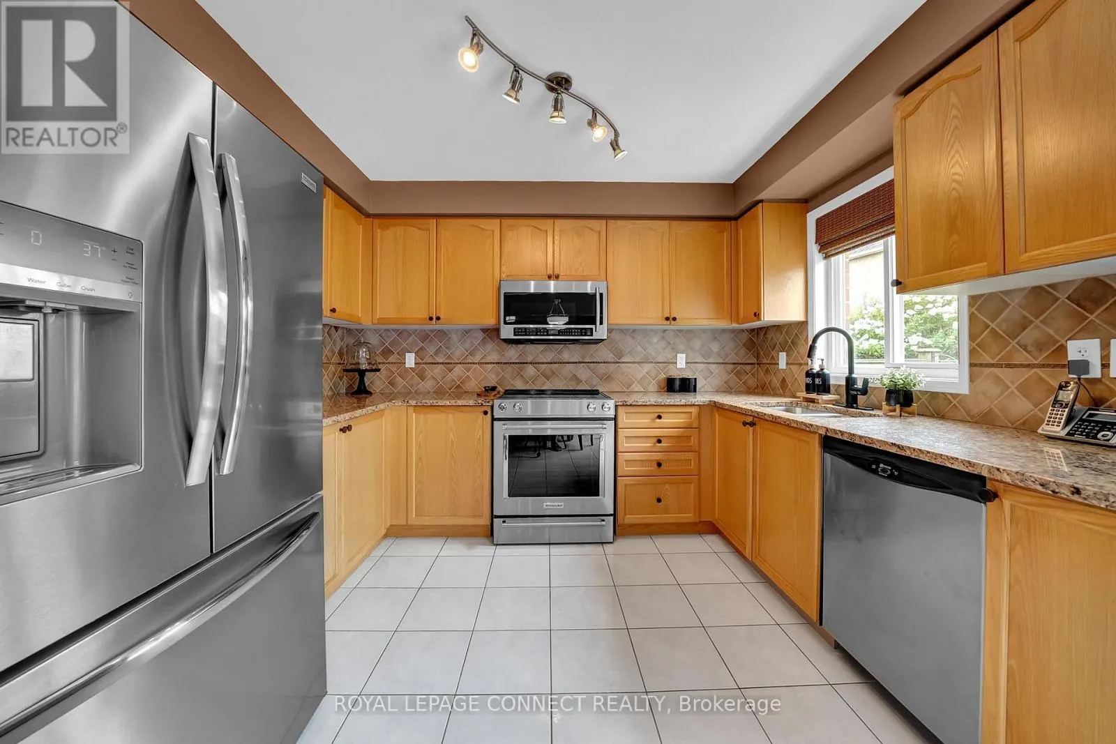 4 MIDDLECOTE DRIVE