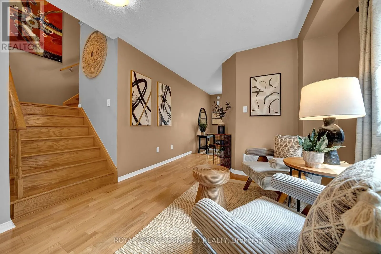 4 MIDDLECOTE DRIVE