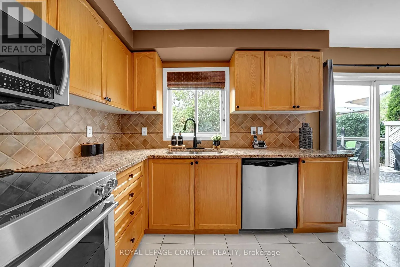 4 MIDDLECOTE DRIVE