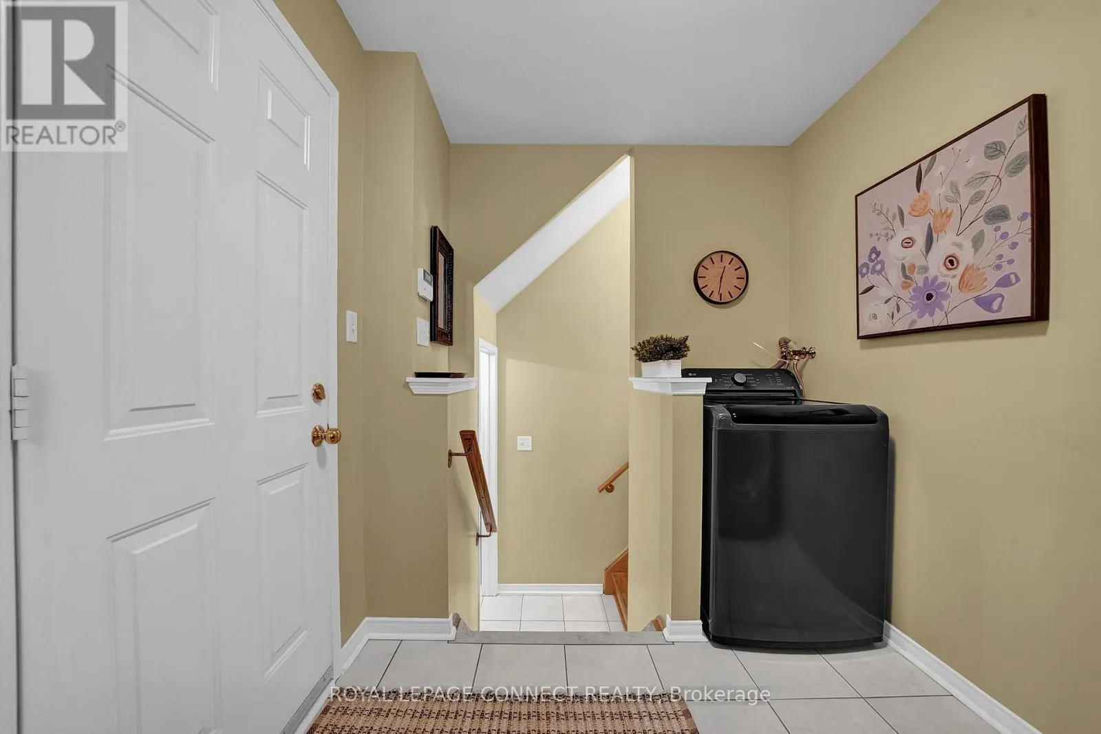 4 MIDDLECOTE DRIVE