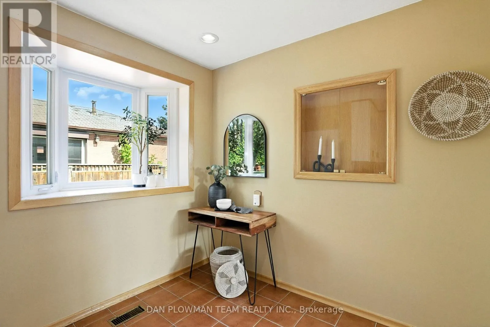 1001 WARDMAN CRESCENT