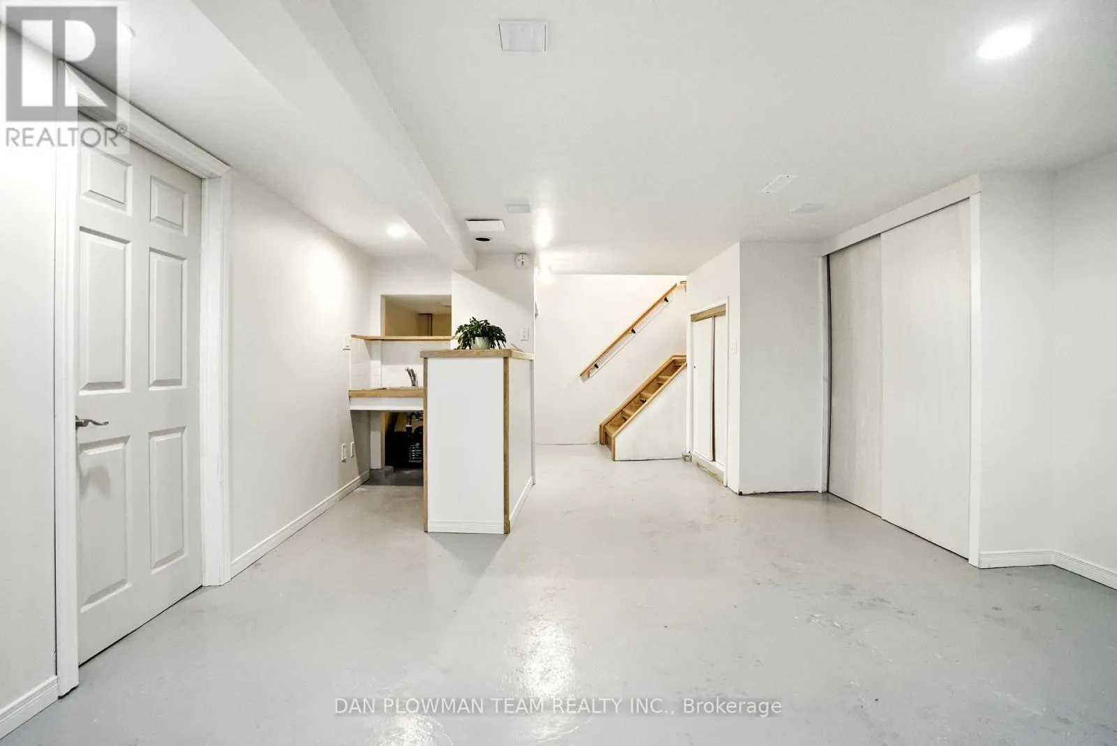 1001 WARDMAN CRESCENT