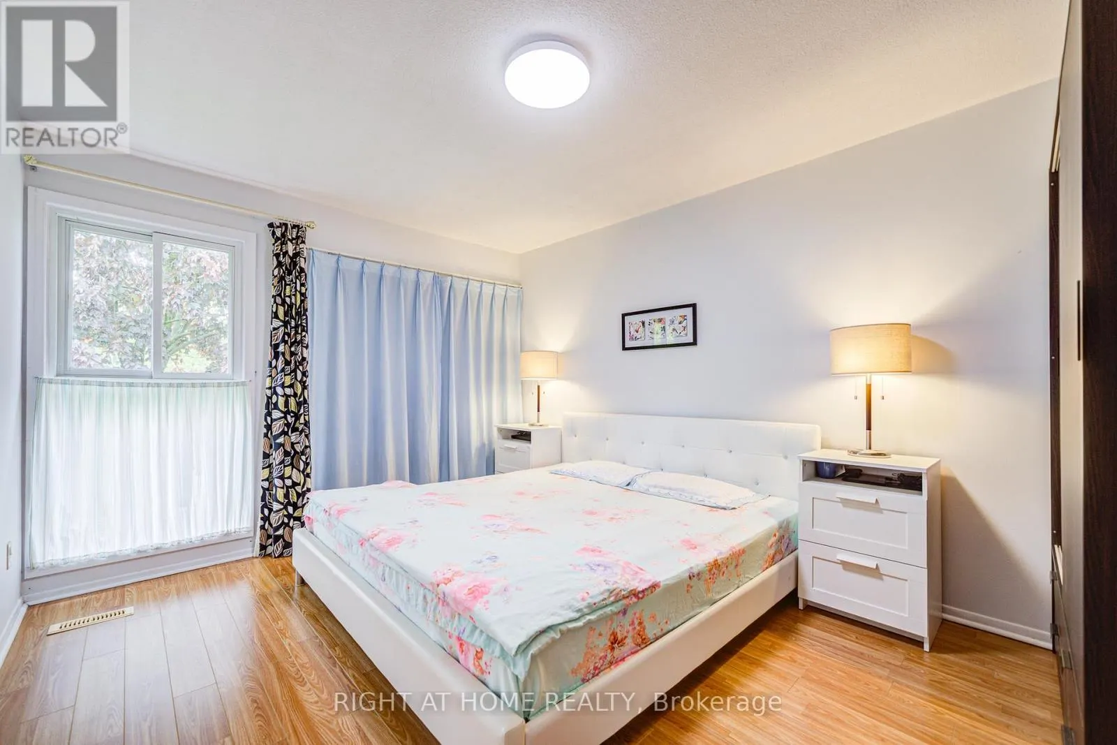 44 - 55 BRIMWOOD BOULEVARD