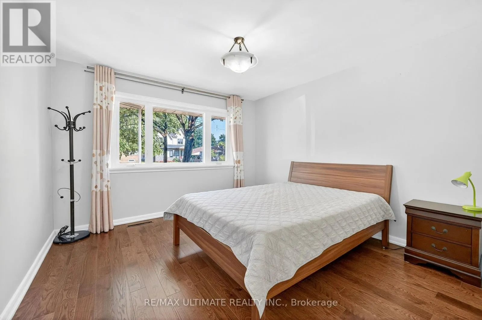 50 CHARLEMONT CRESCENT