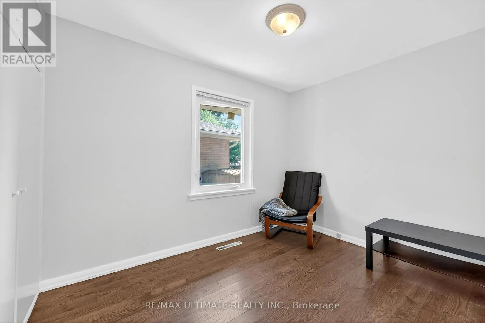 50 CHARLEMONT CRESCENT