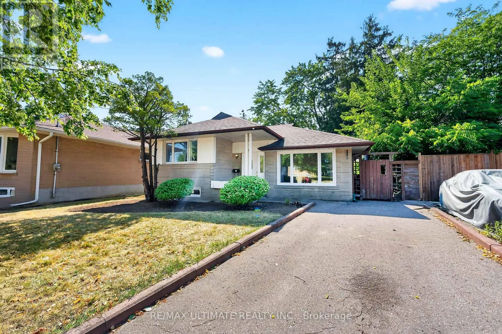 50 CHARLEMONT CRESCENT