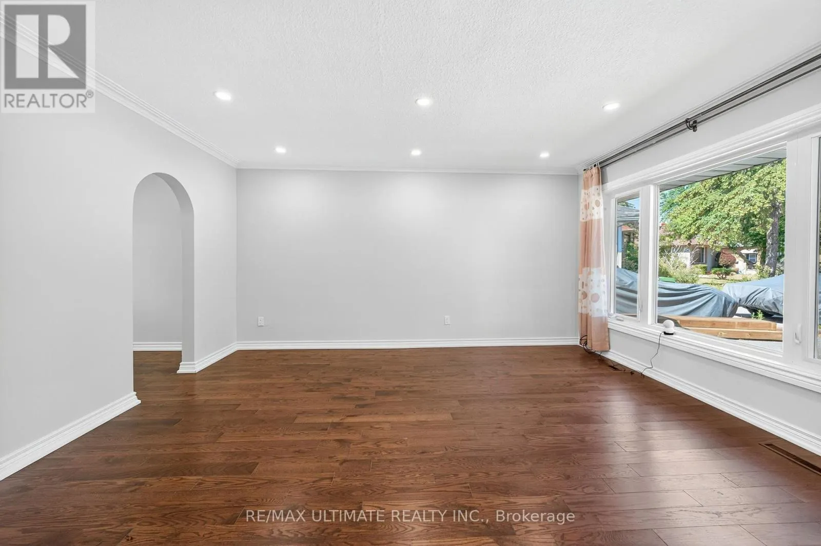 50 CHARLEMONT CRESCENT