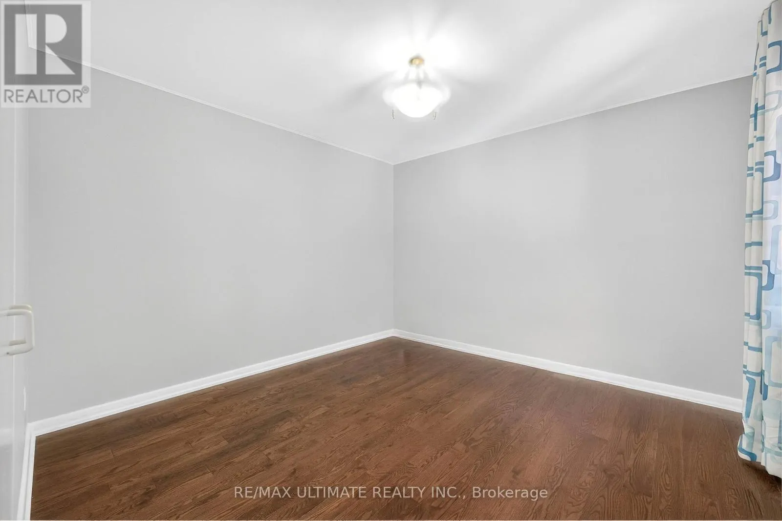 50 CHARLEMONT CRESCENT