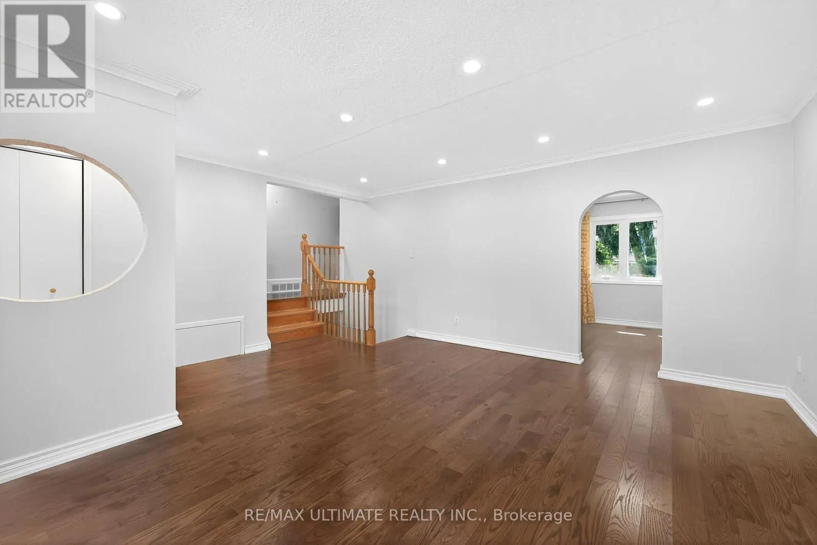 50 CHARLEMONT CRESCENT