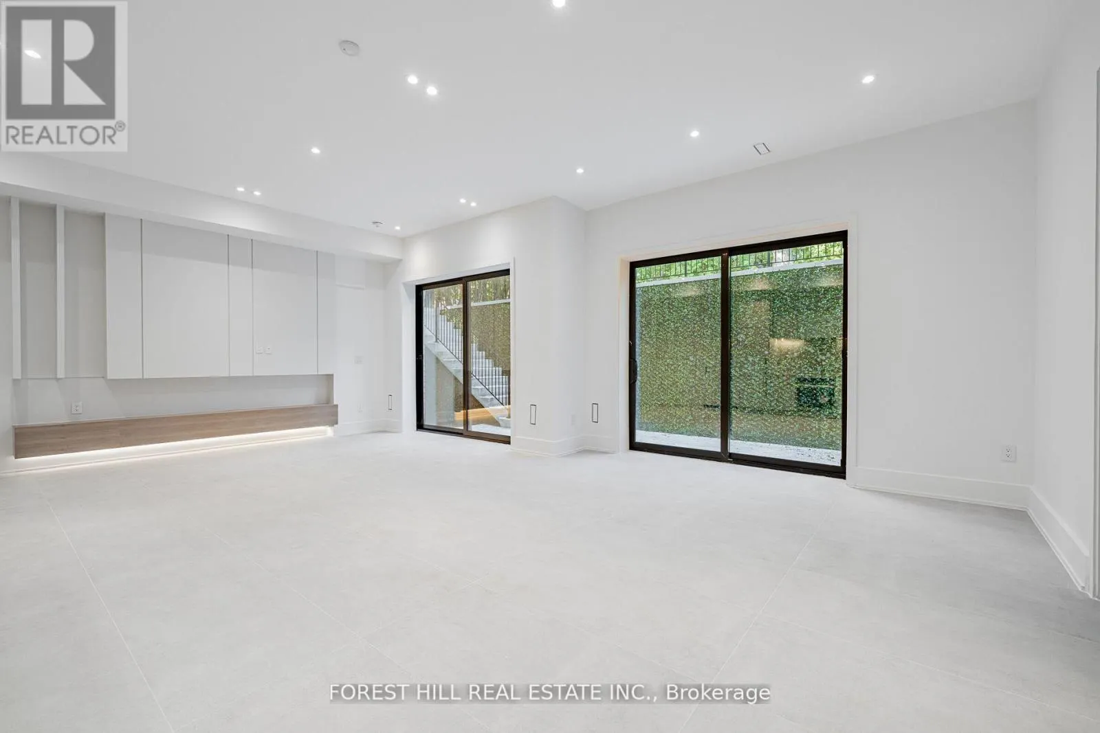 105 CASTLE HILL DRIVE