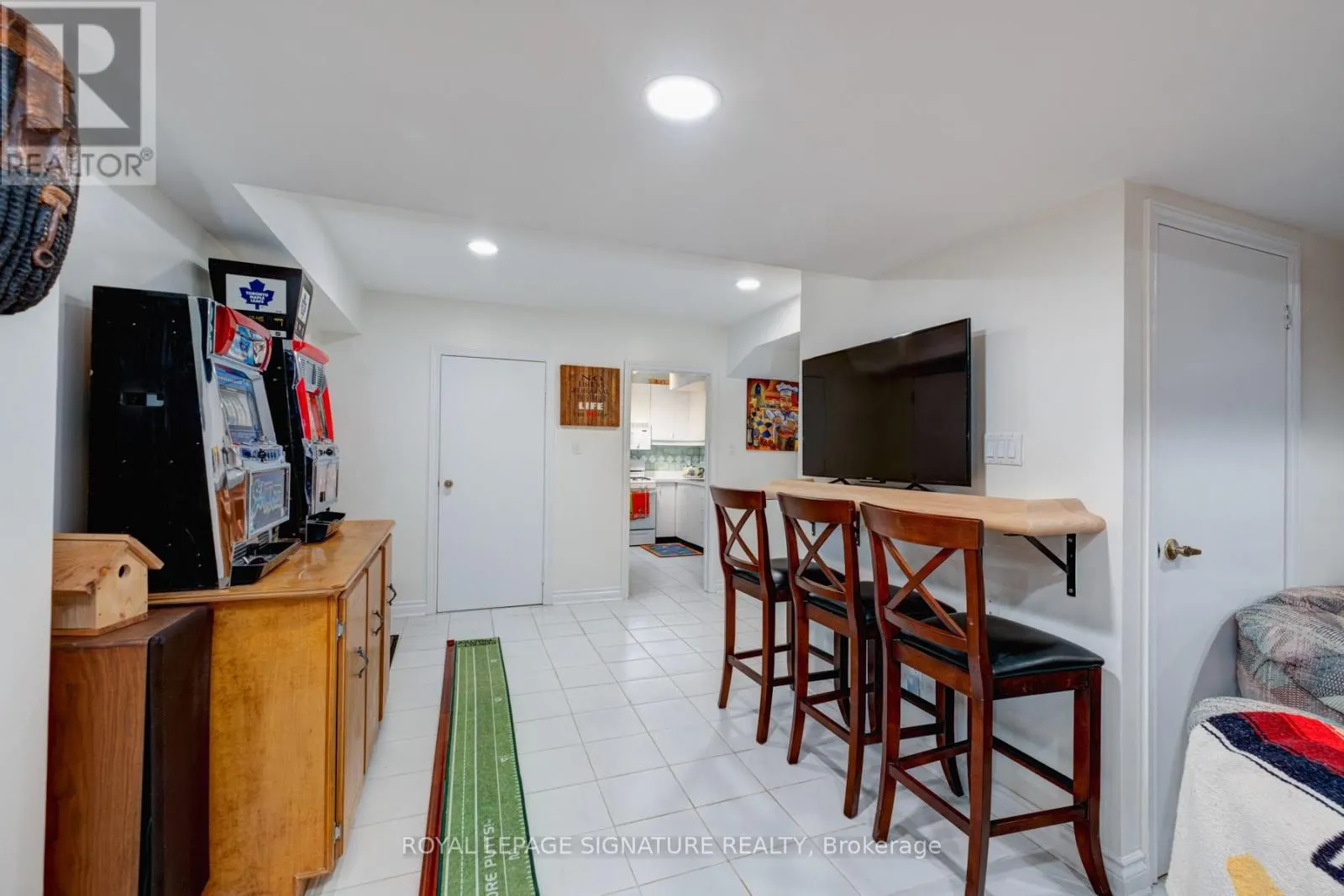 1405 ROUGEMOUNT DRIVE