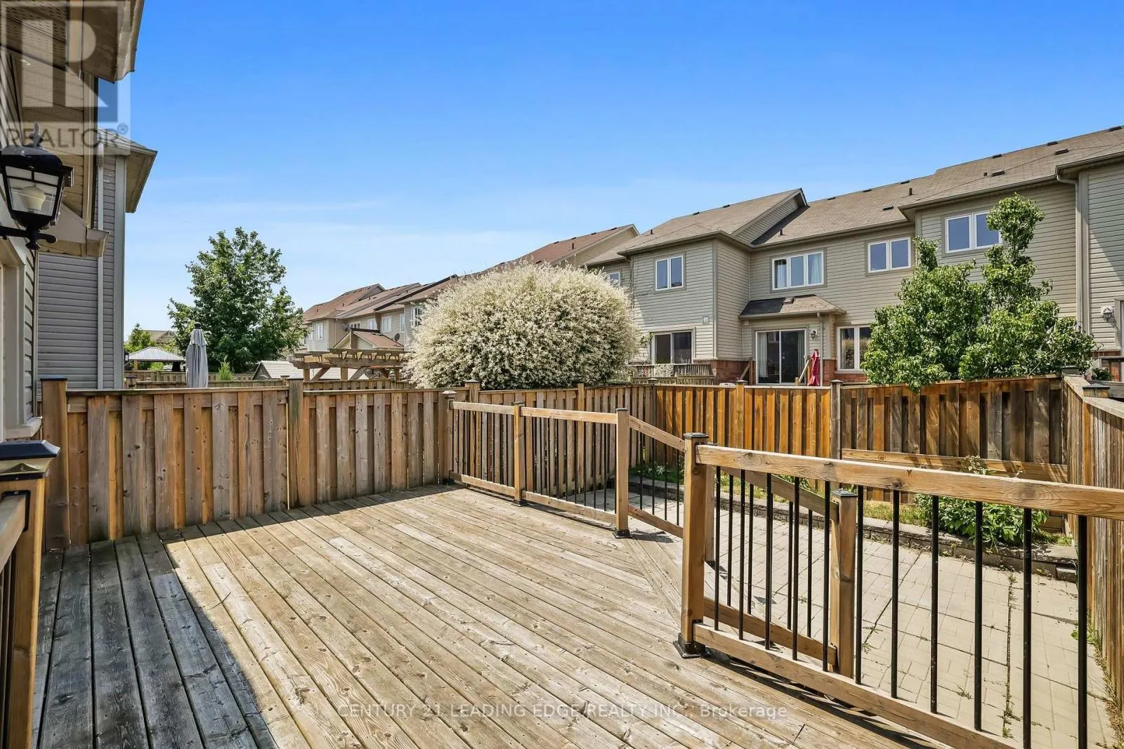 28 HARBOURSIDE DRIVE