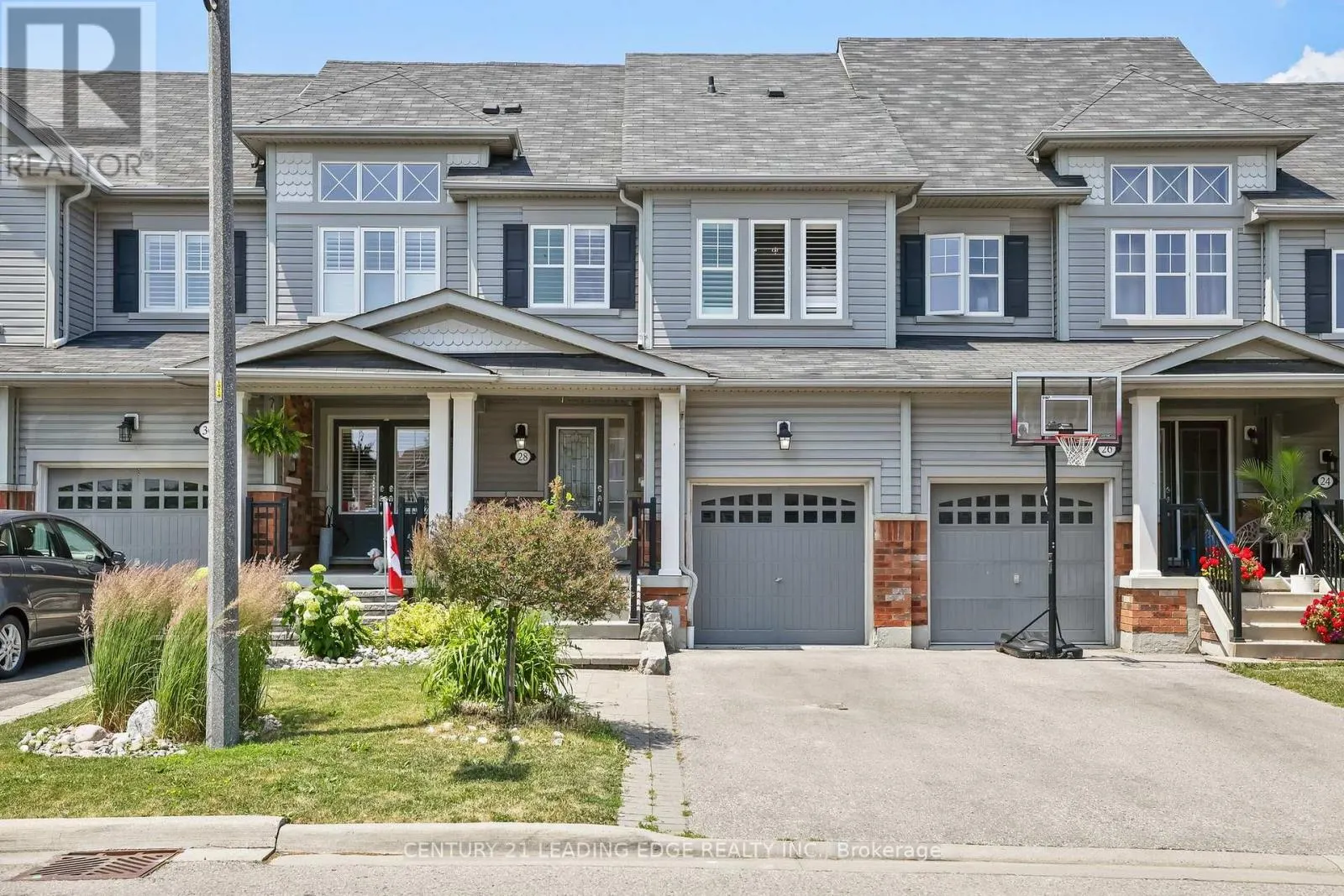 28 HARBOURSIDE DRIVE