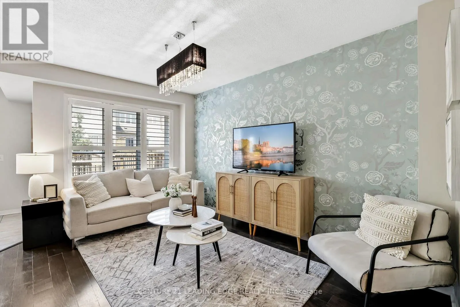 28 HARBOURSIDE DRIVE