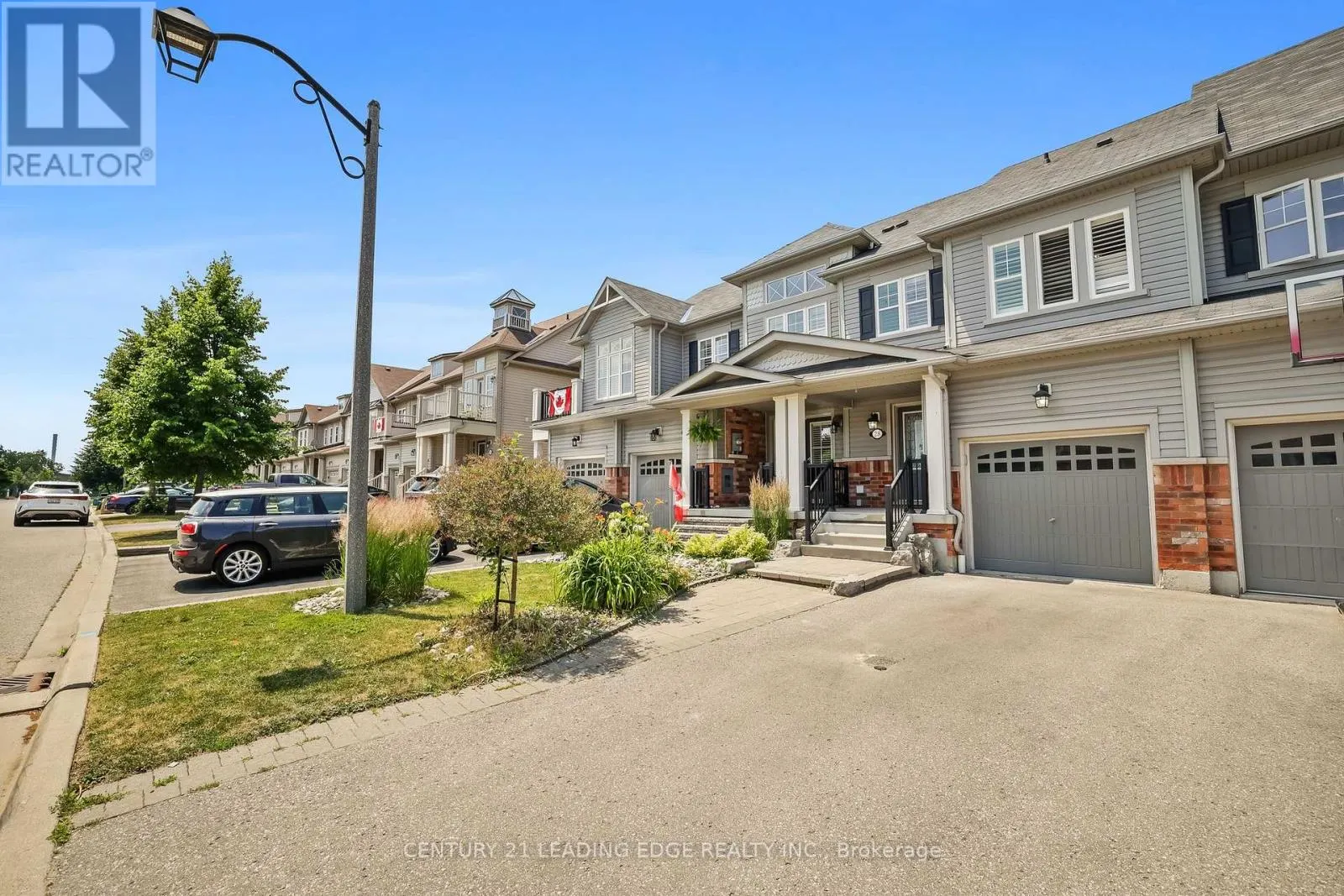 28 HARBOURSIDE DRIVE