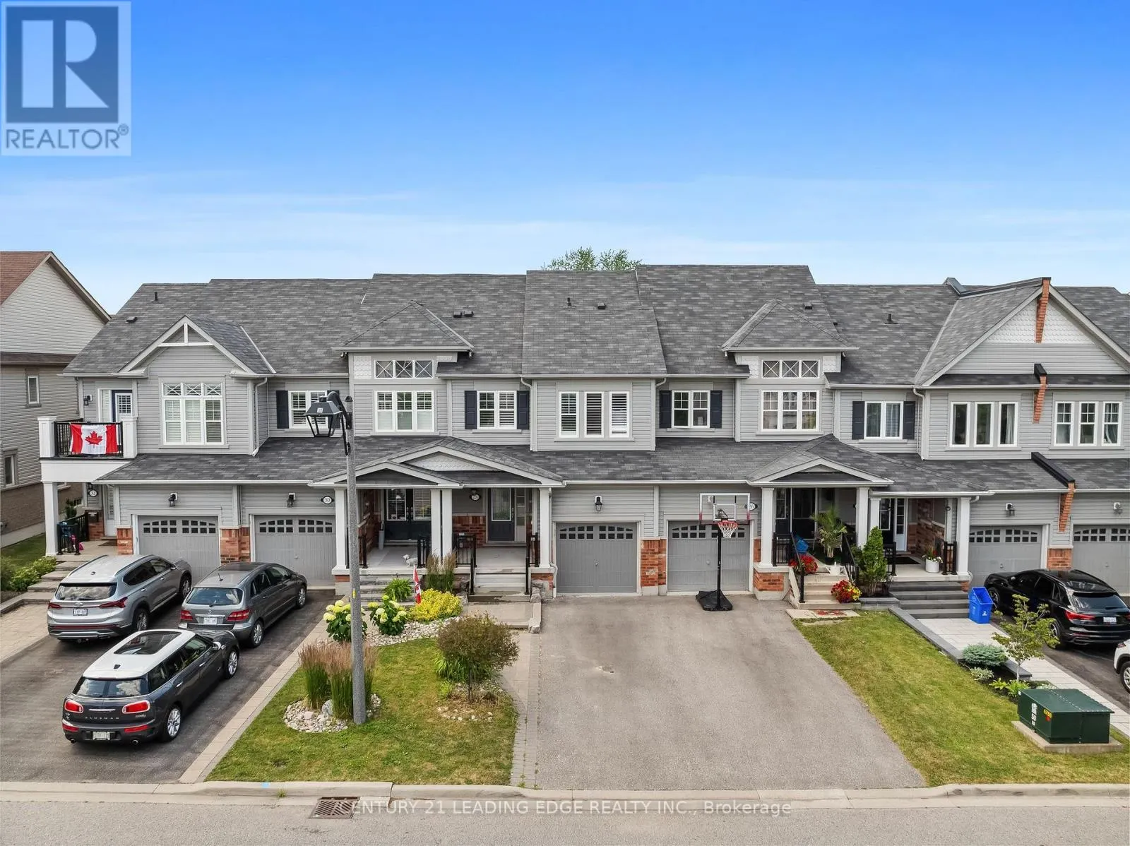 28 HARBOURSIDE DRIVE