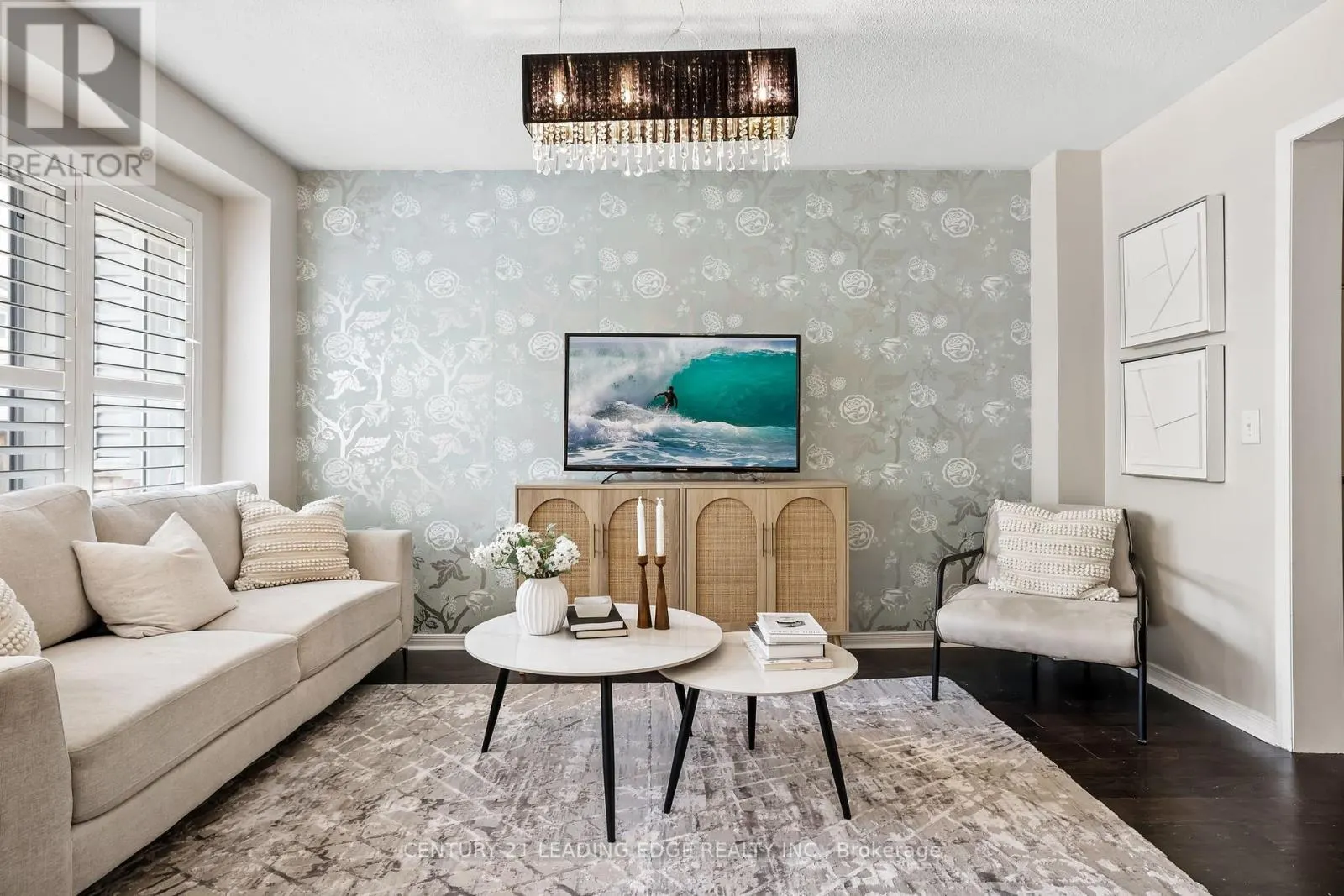 28 HARBOURSIDE DRIVE