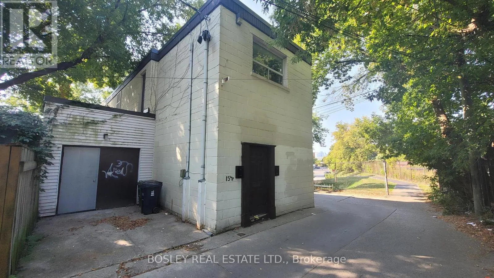UPPER - 154 R GALT AVENUE