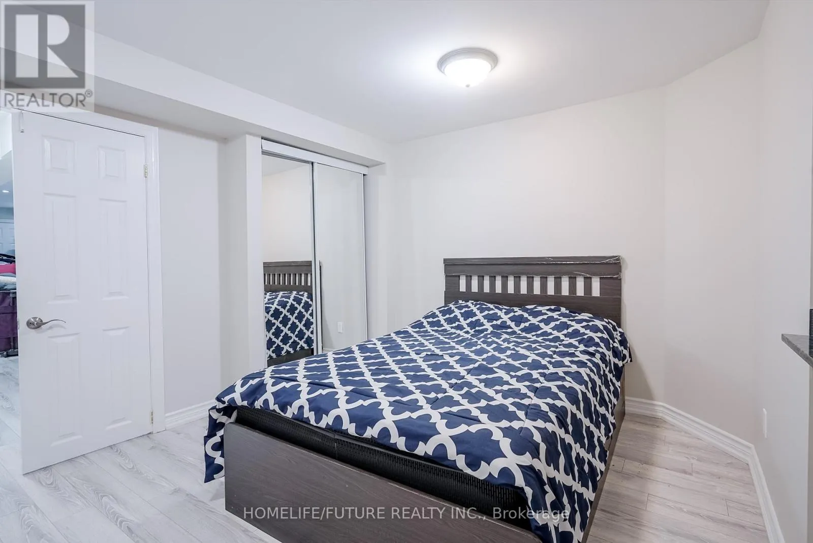 37 TAWN CRESCENT