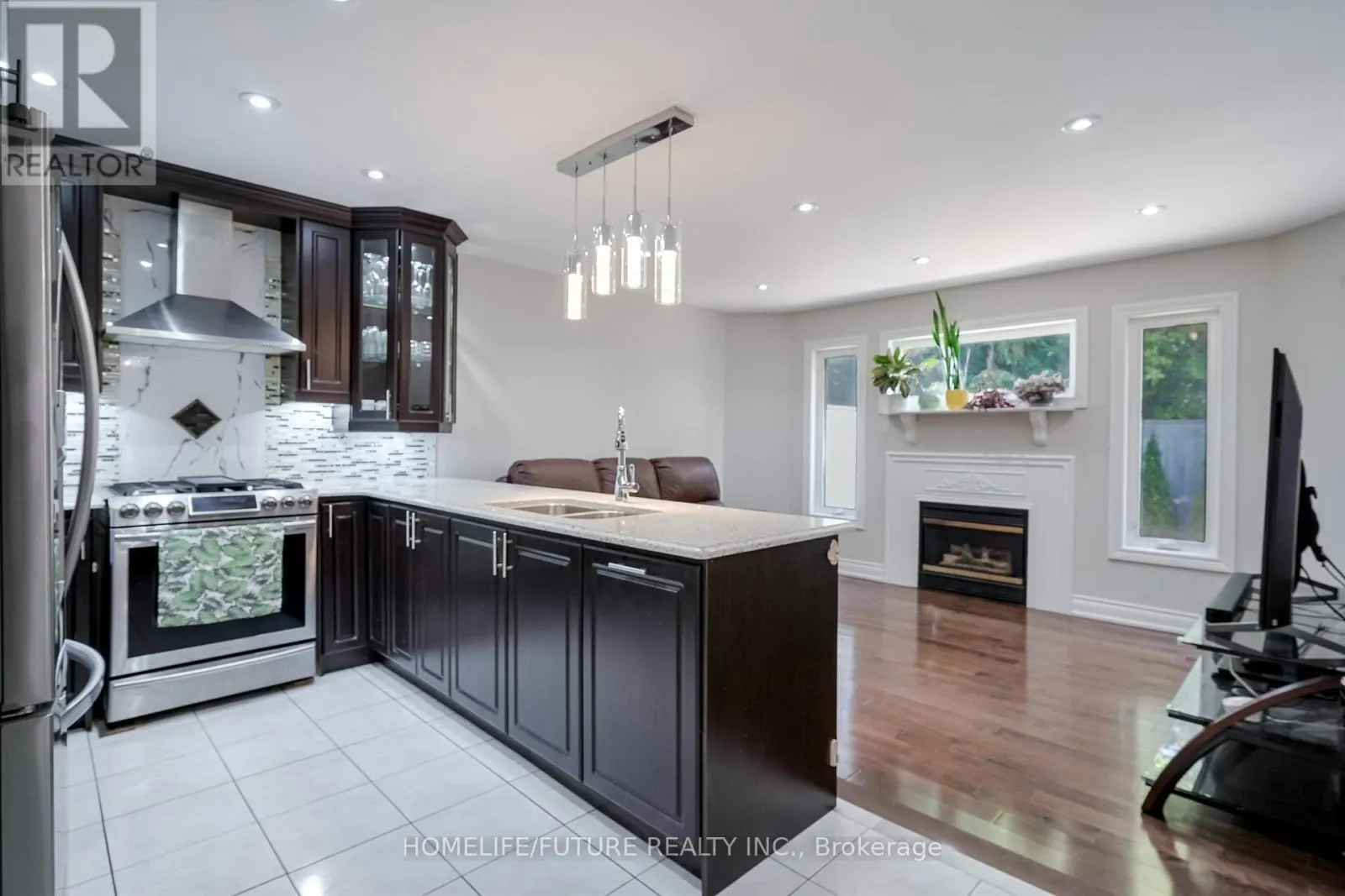 37 TAWN CRESCENT