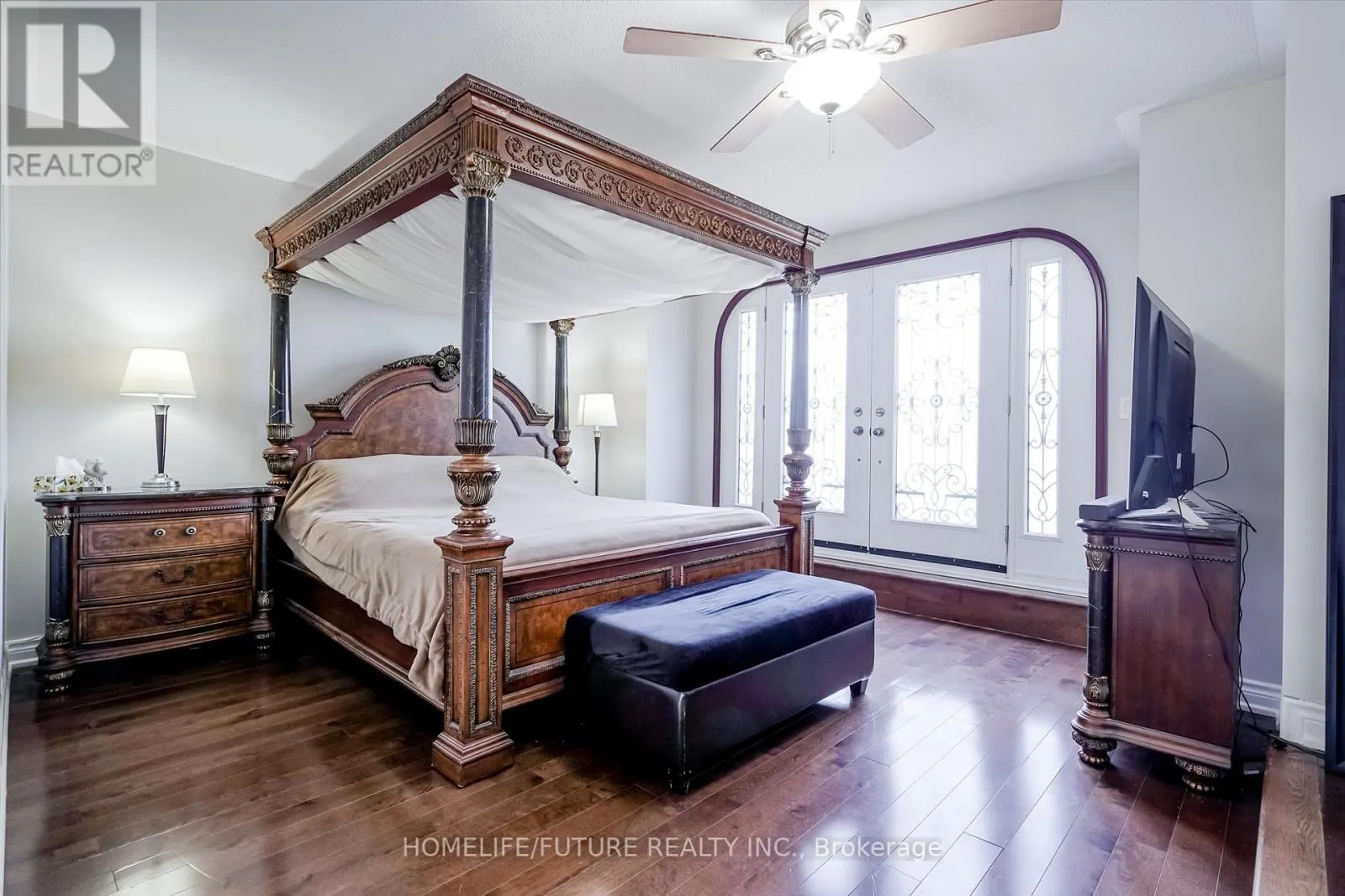 37 TAWN CRESCENT