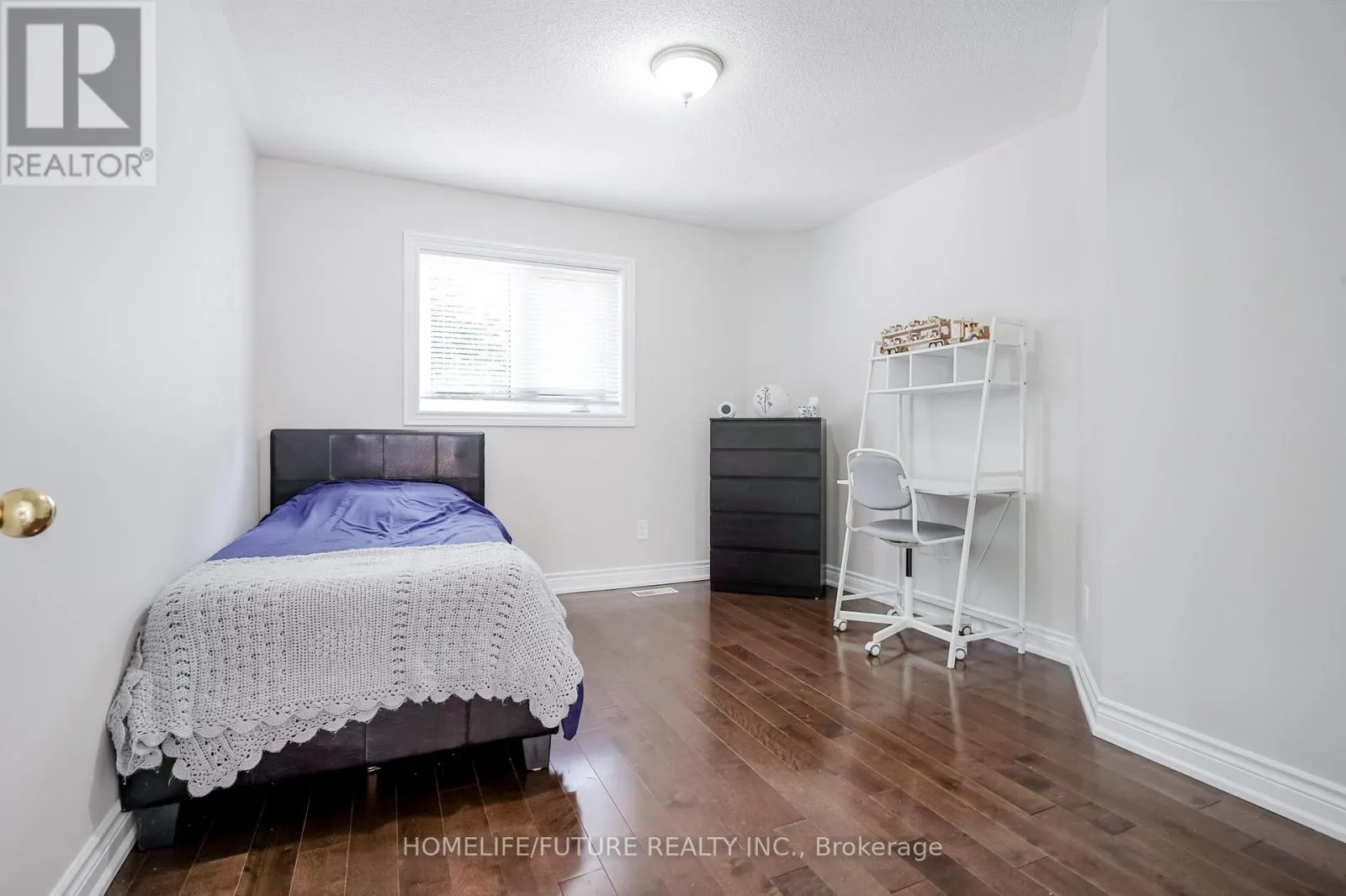 37 TAWN CRESCENT