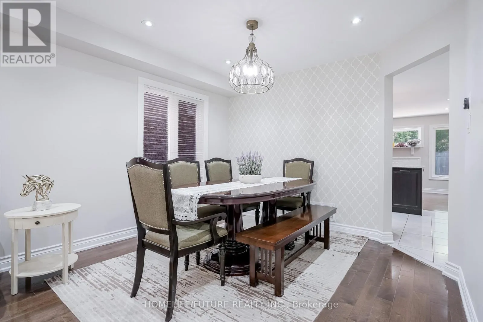 37 TAWN CRESCENT