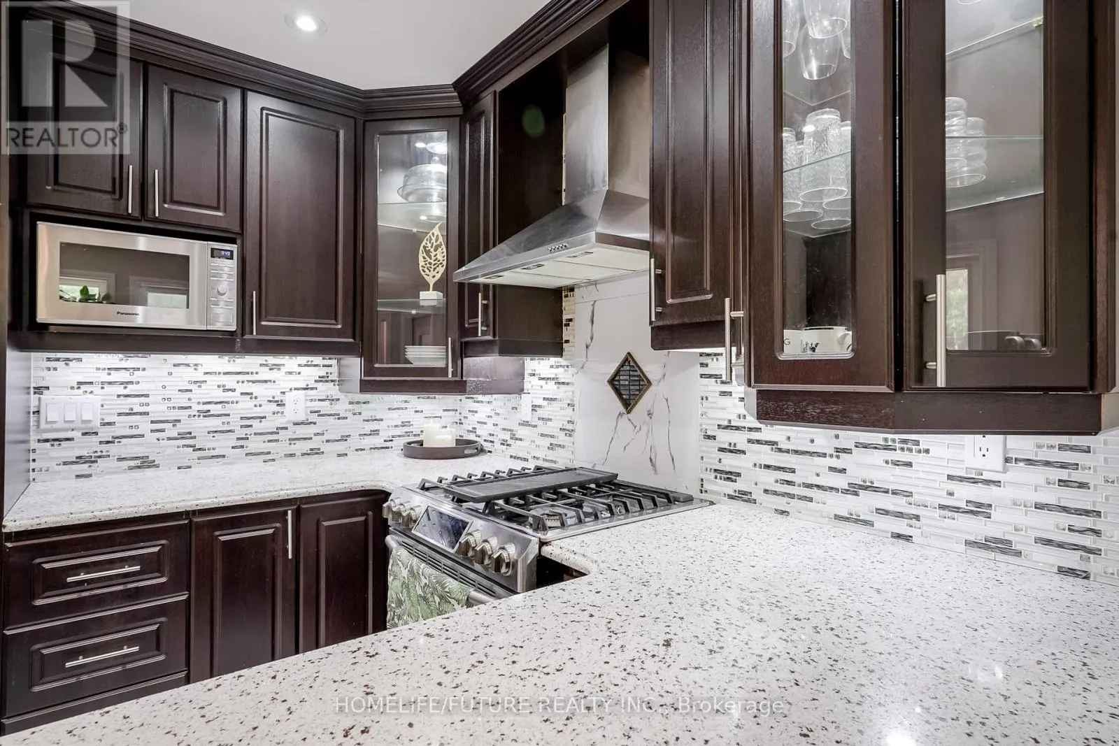 37 TAWN CRESCENT