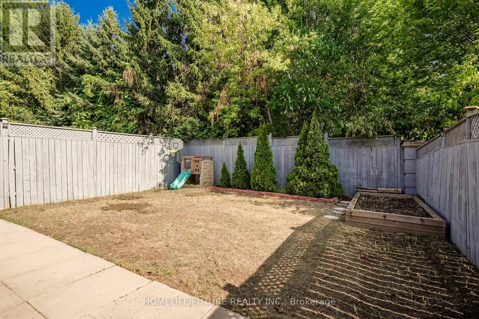 37 TAWN CRESCENT