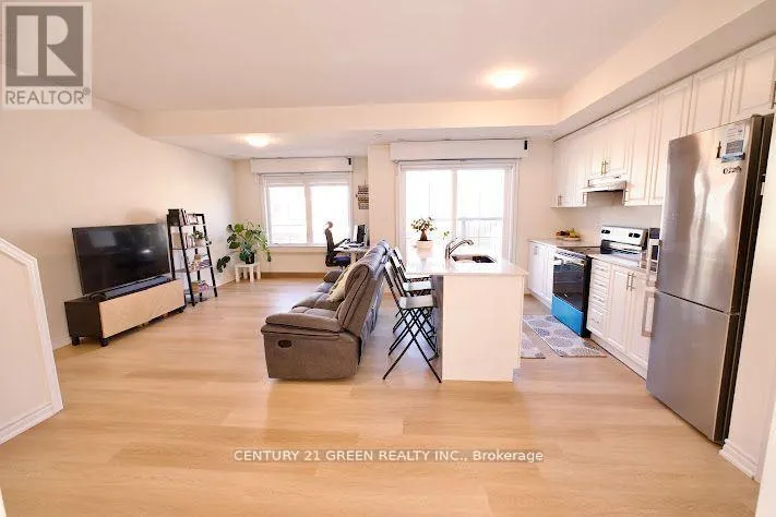 8 - 480 BERESFORD PATH