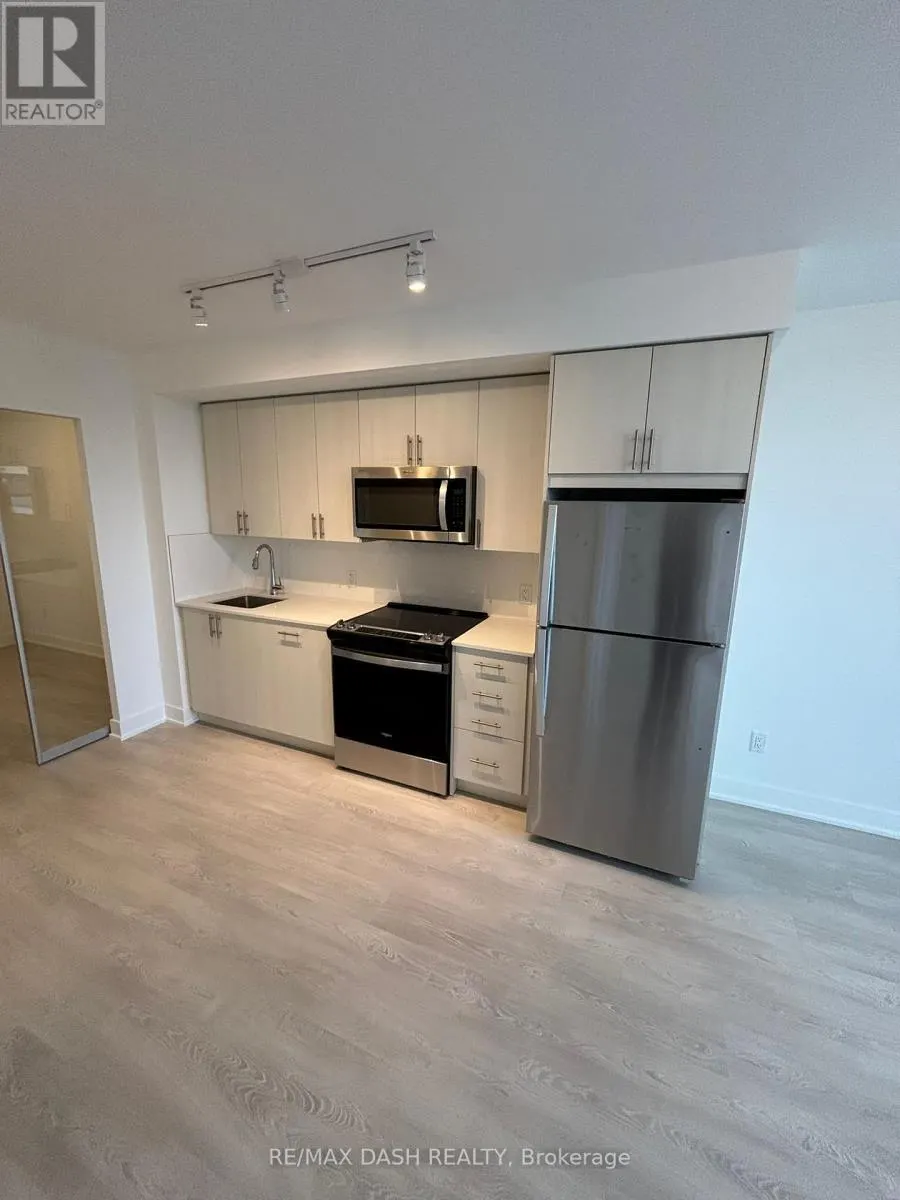 352 - 2425 SIMCOE STREET N