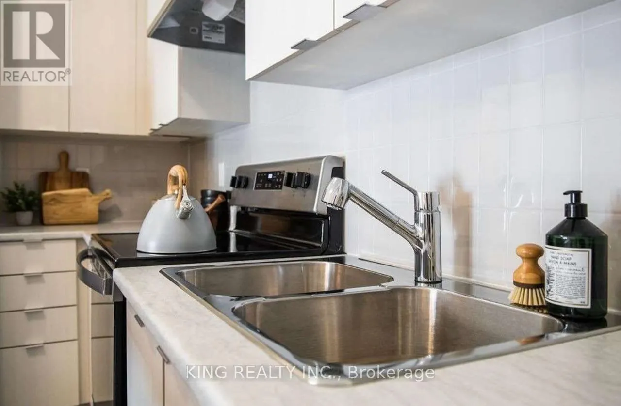 411 - 1525 KINGSTON ROAD W