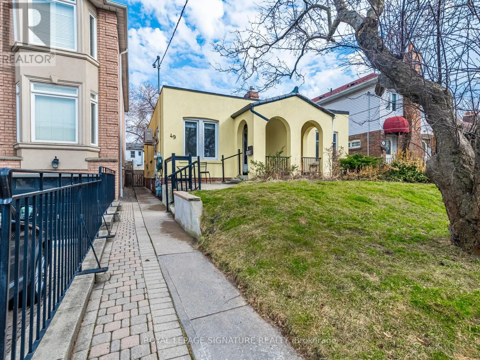 LOWER - 49 STANHOPE AVENUE