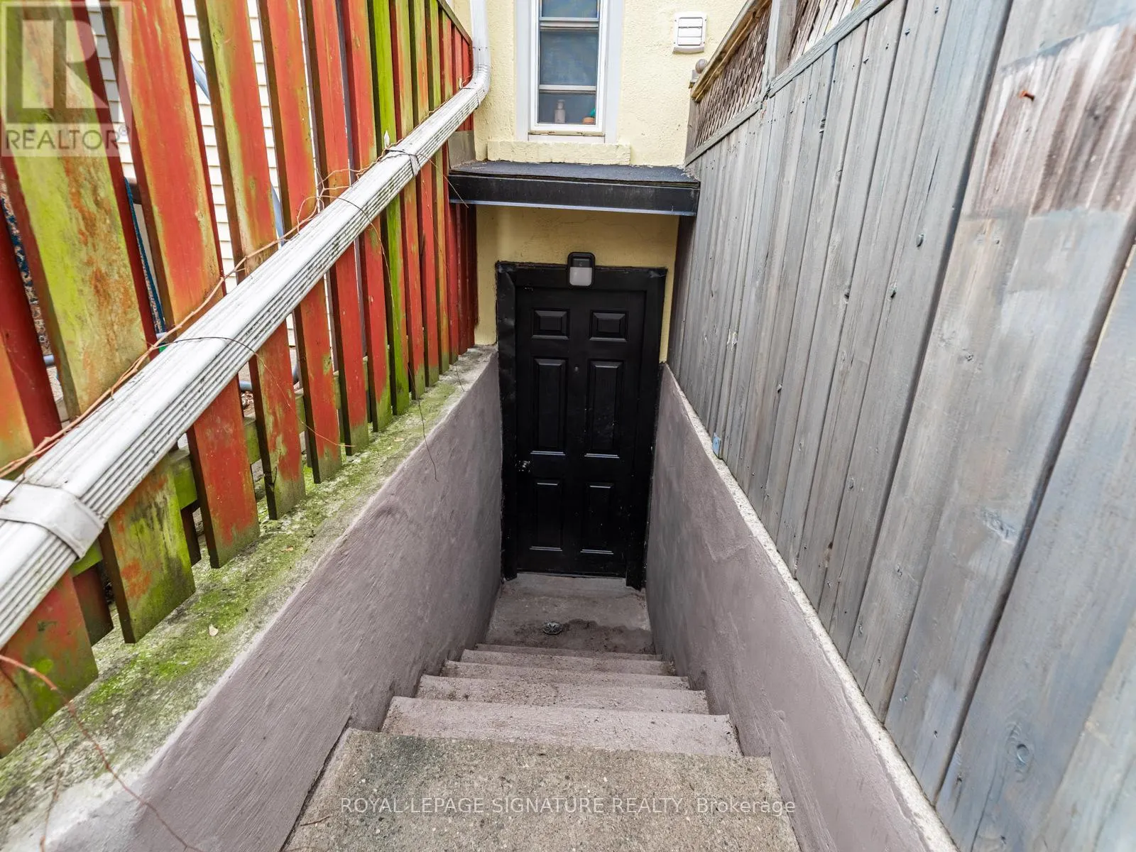 LOWER - 49 STANHOPE AVENUE