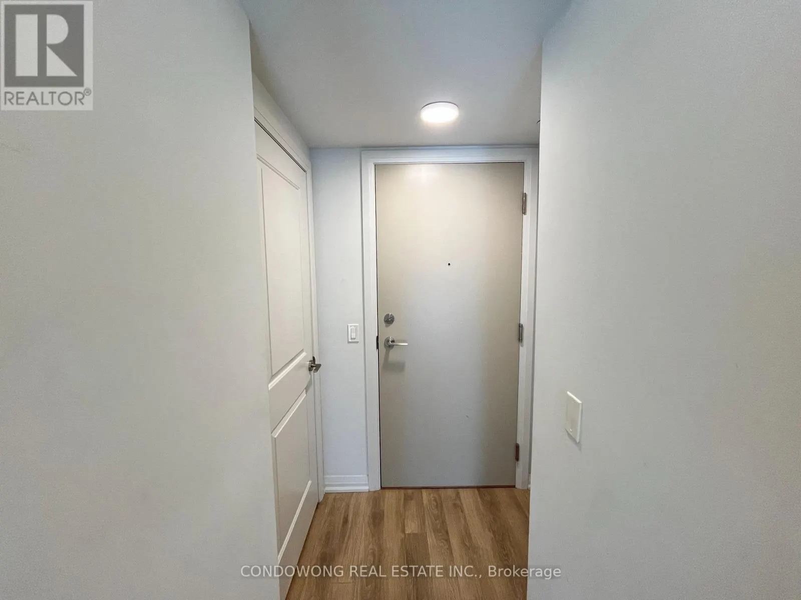408 - 30 MEADOWGLEN PLACE