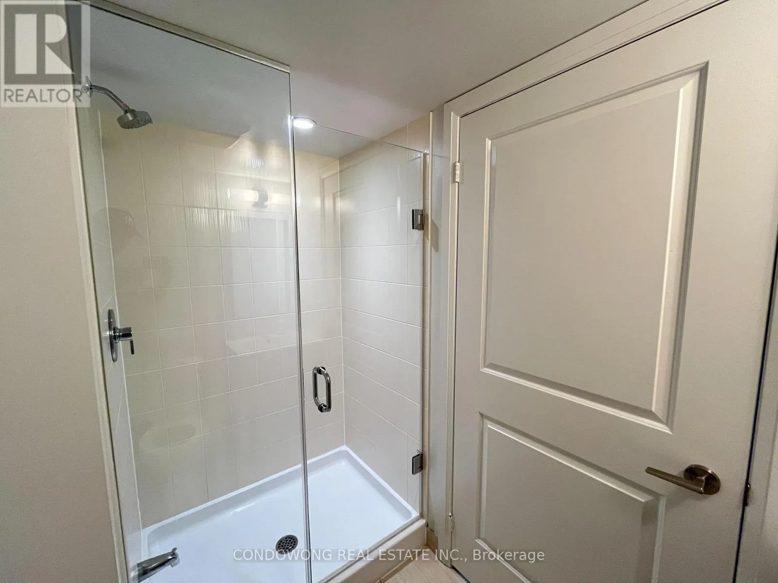 408 - 30 MEADOWGLEN PLACE