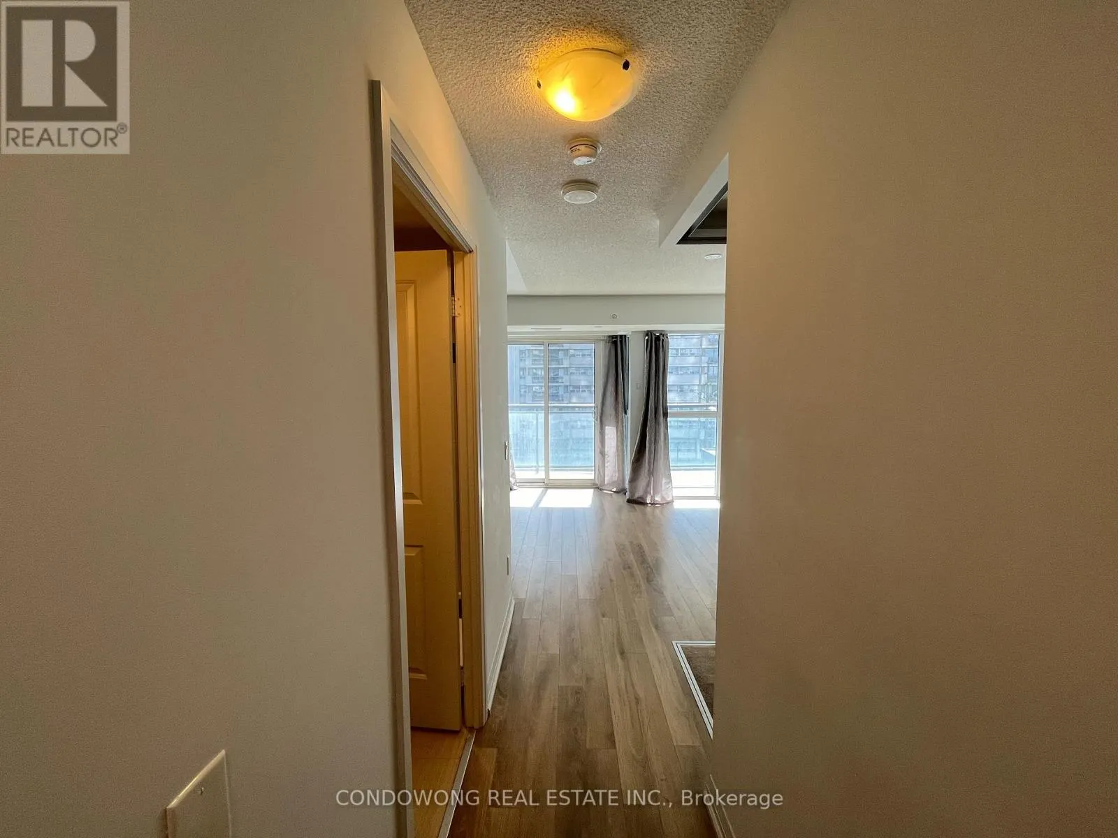 408 - 30 MEADOWGLEN PLACE