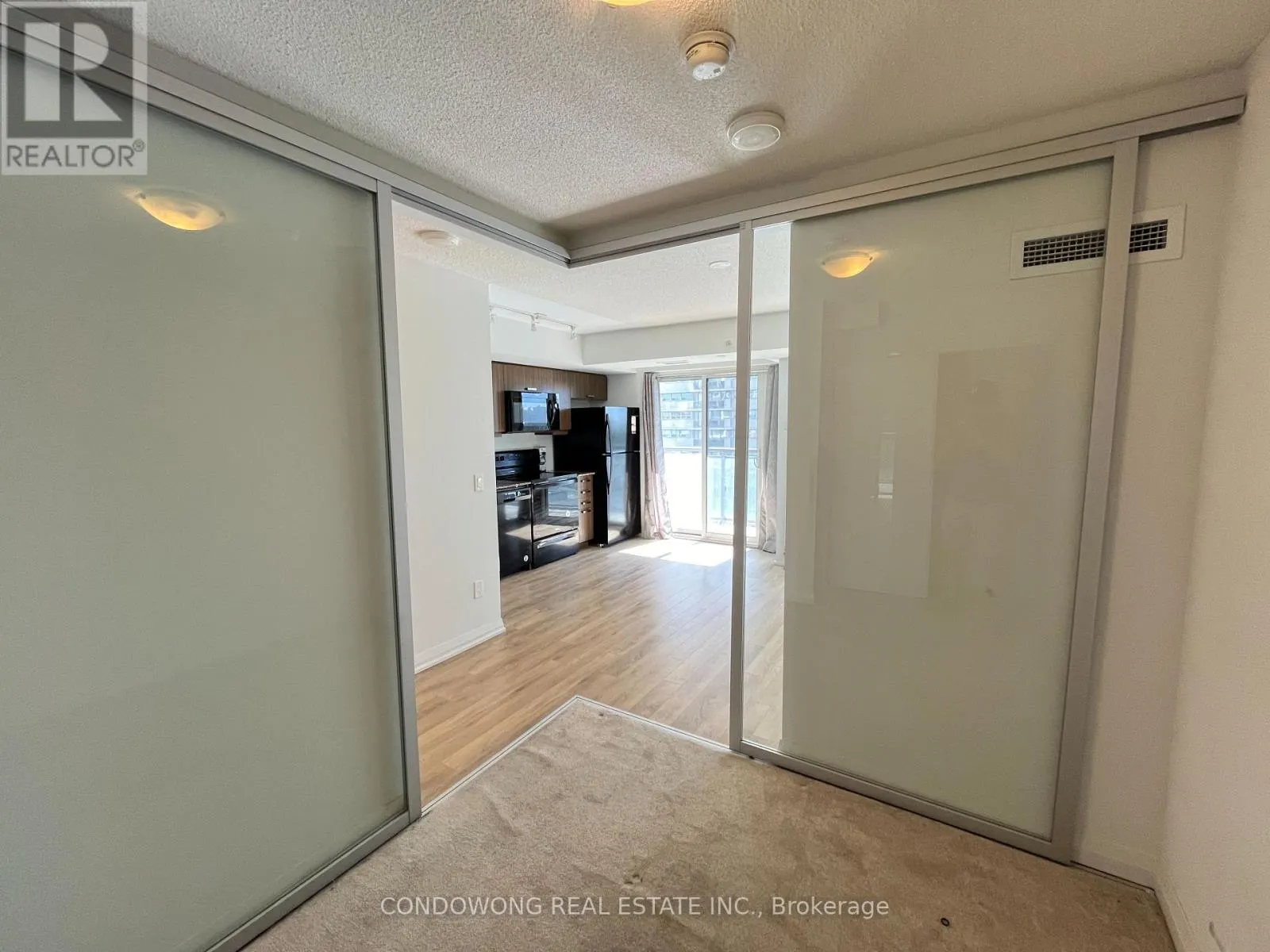 408 - 30 MEADOWGLEN PLACE