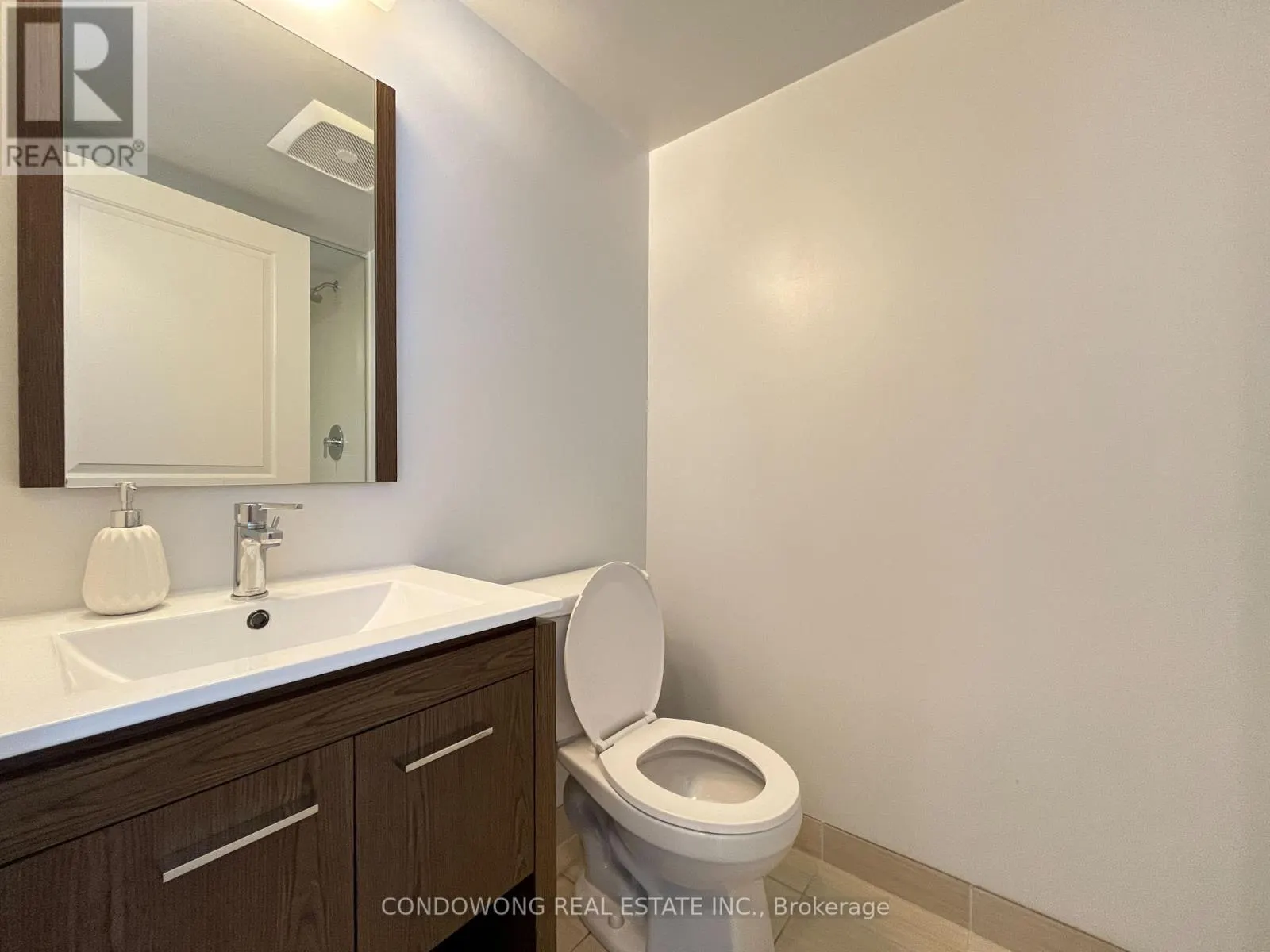 408 - 30 MEADOWGLEN PLACE