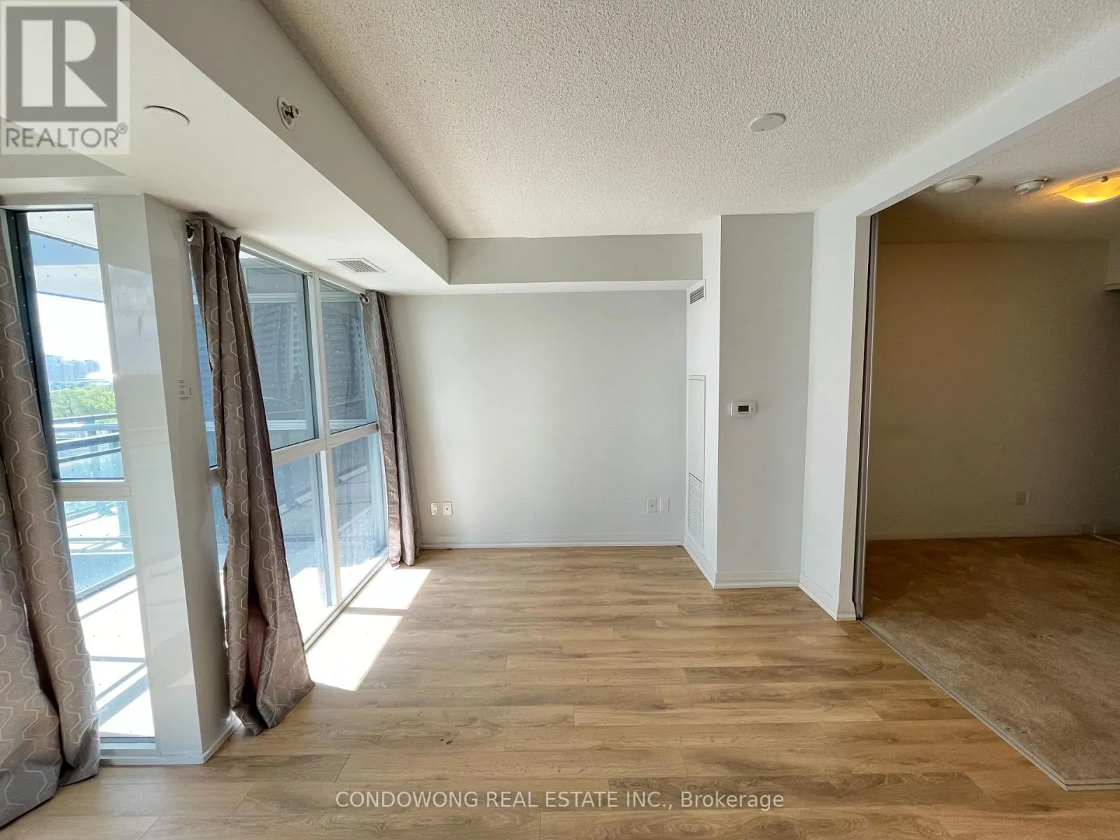 408 - 30 MEADOWGLEN PLACE