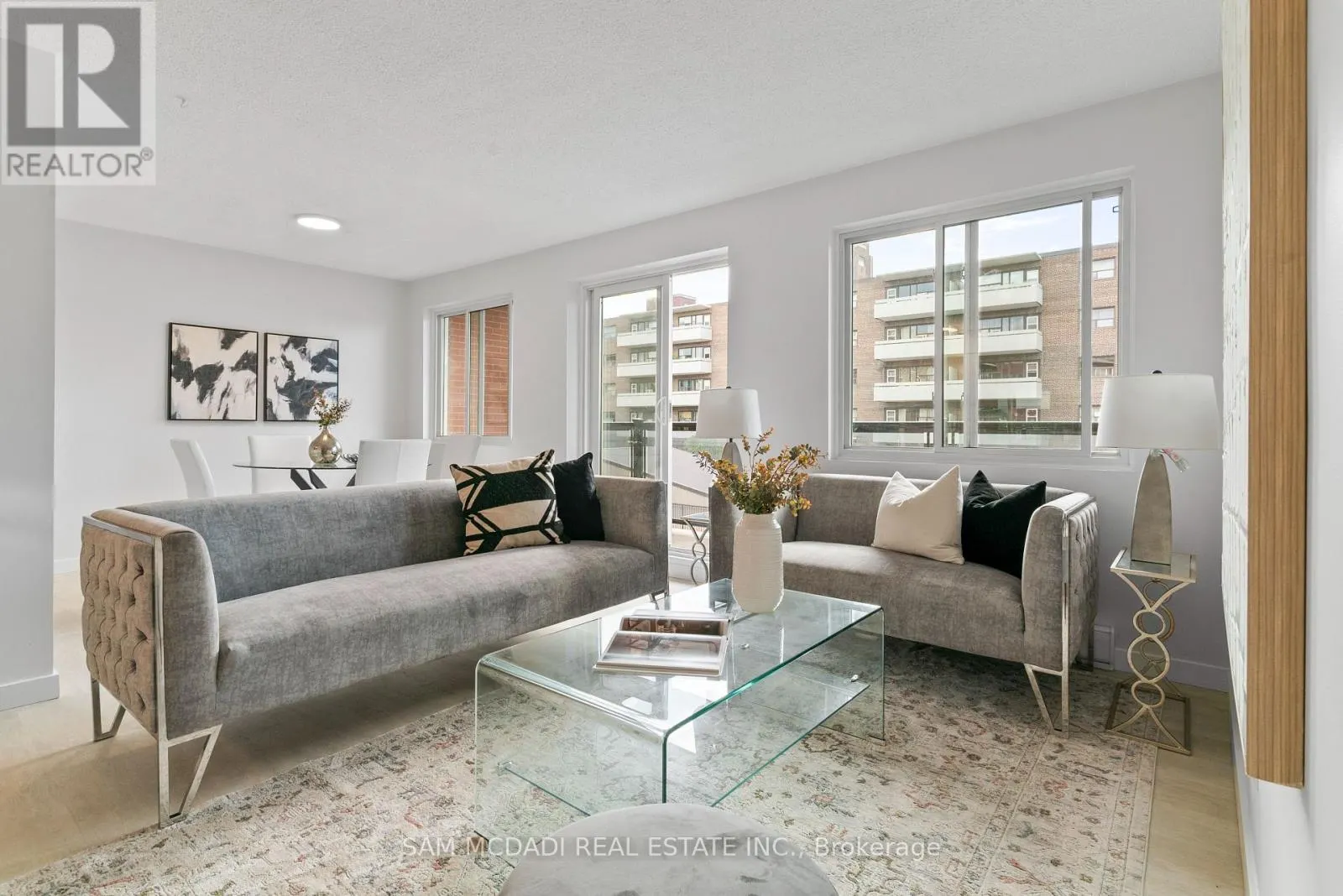 205 - 131 TAUNTON ROAD E