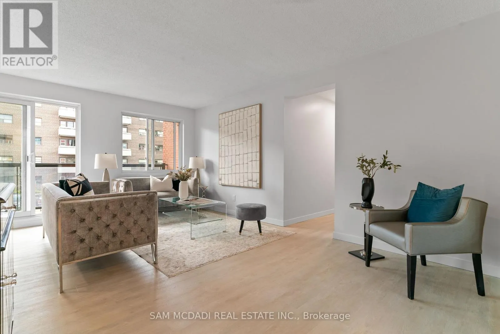 205 - 131 TAUNTON ROAD E