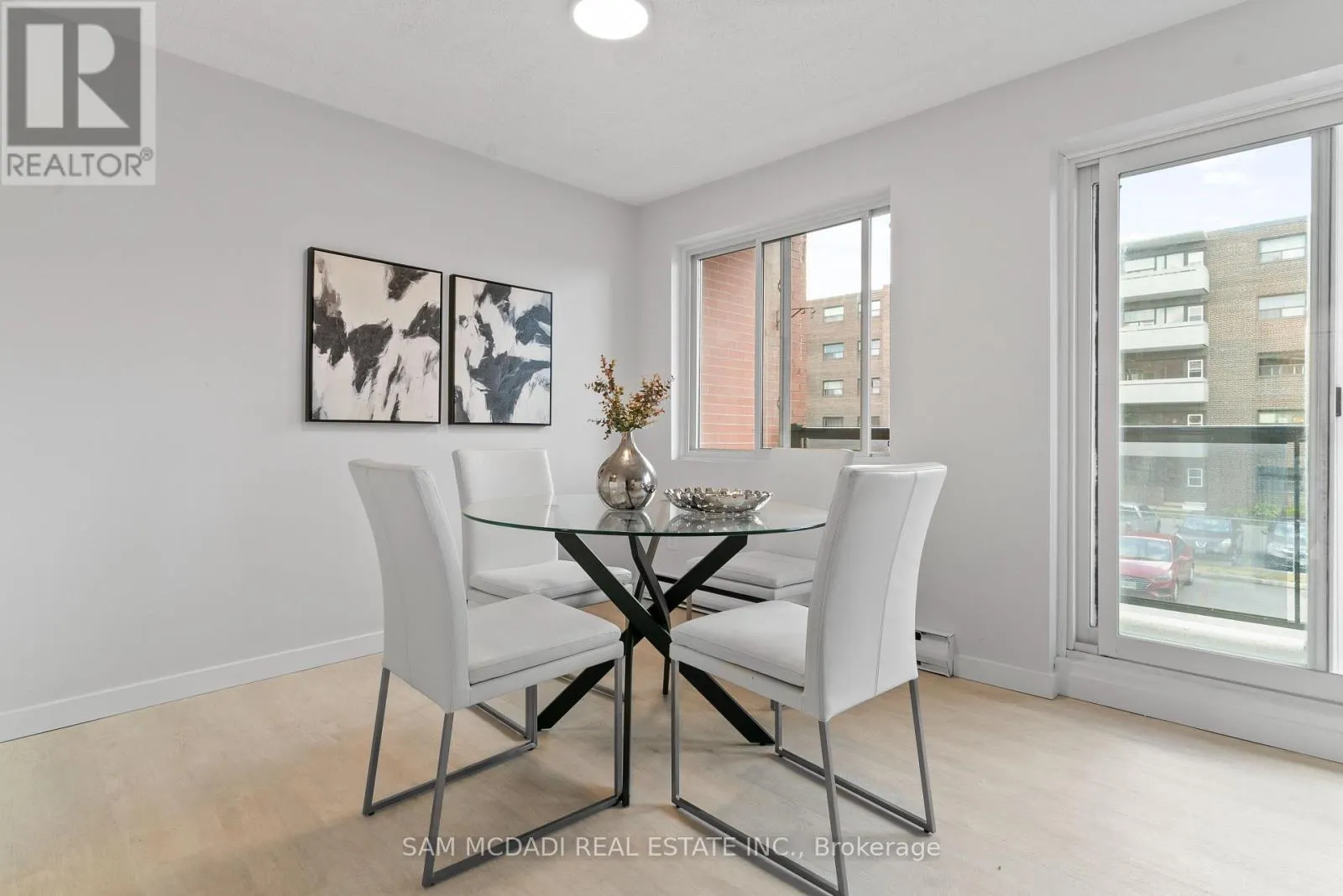205 - 131 TAUNTON ROAD E