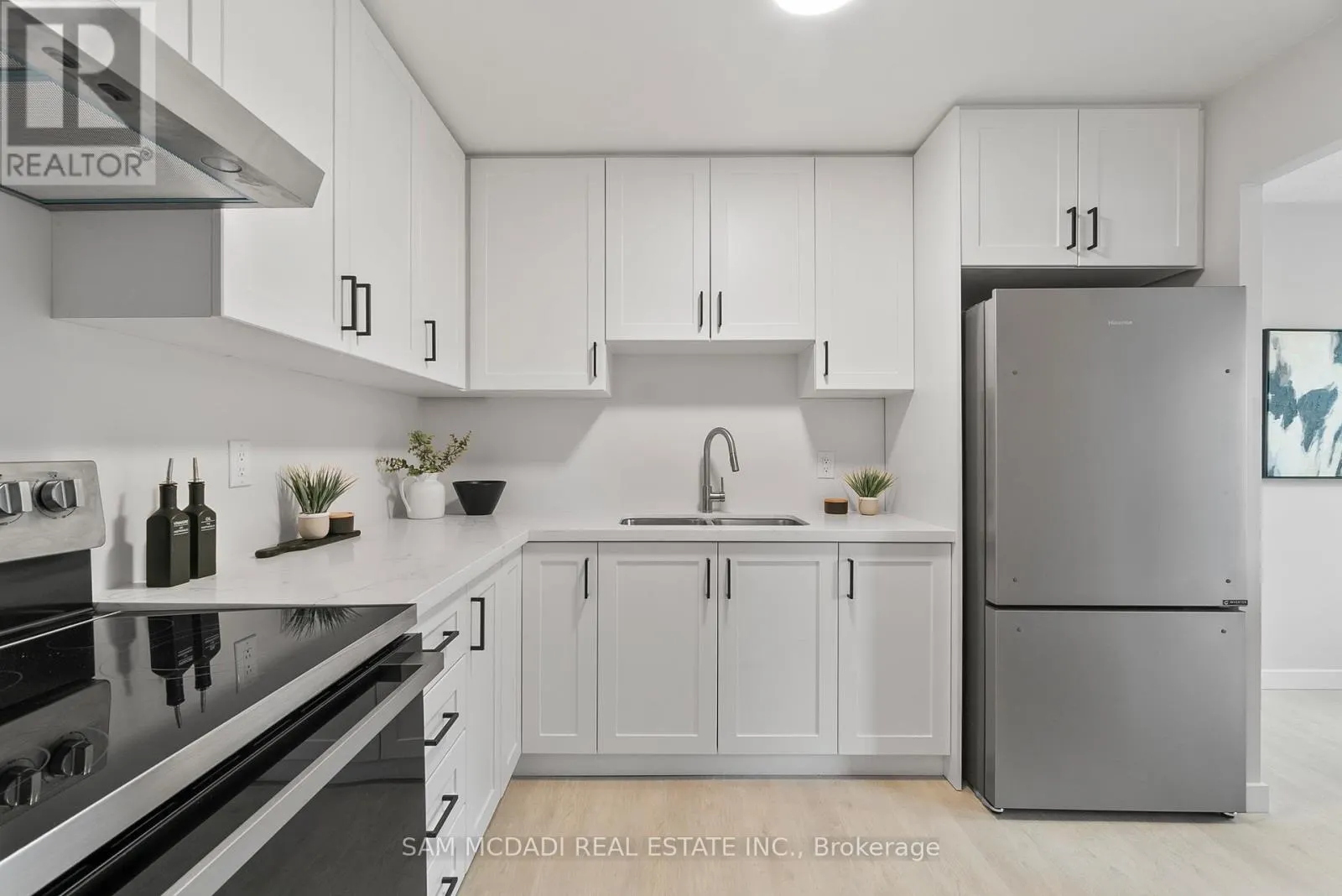 205 - 131 TAUNTON ROAD E