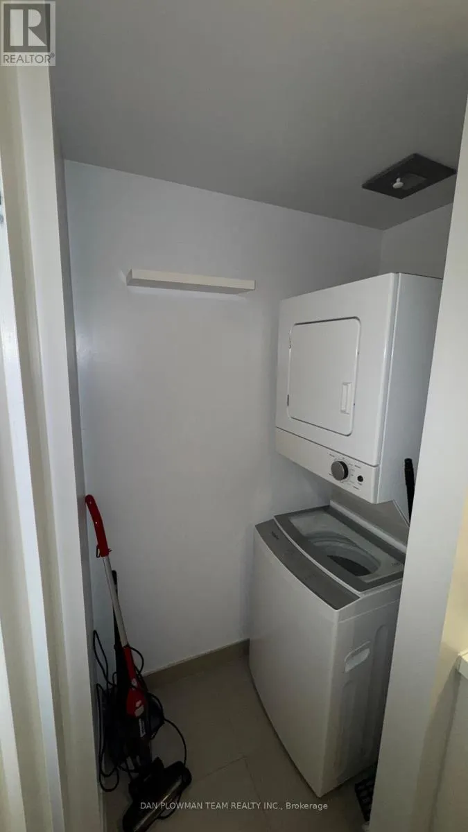 1119 - 2550 SIMCOE STREET N